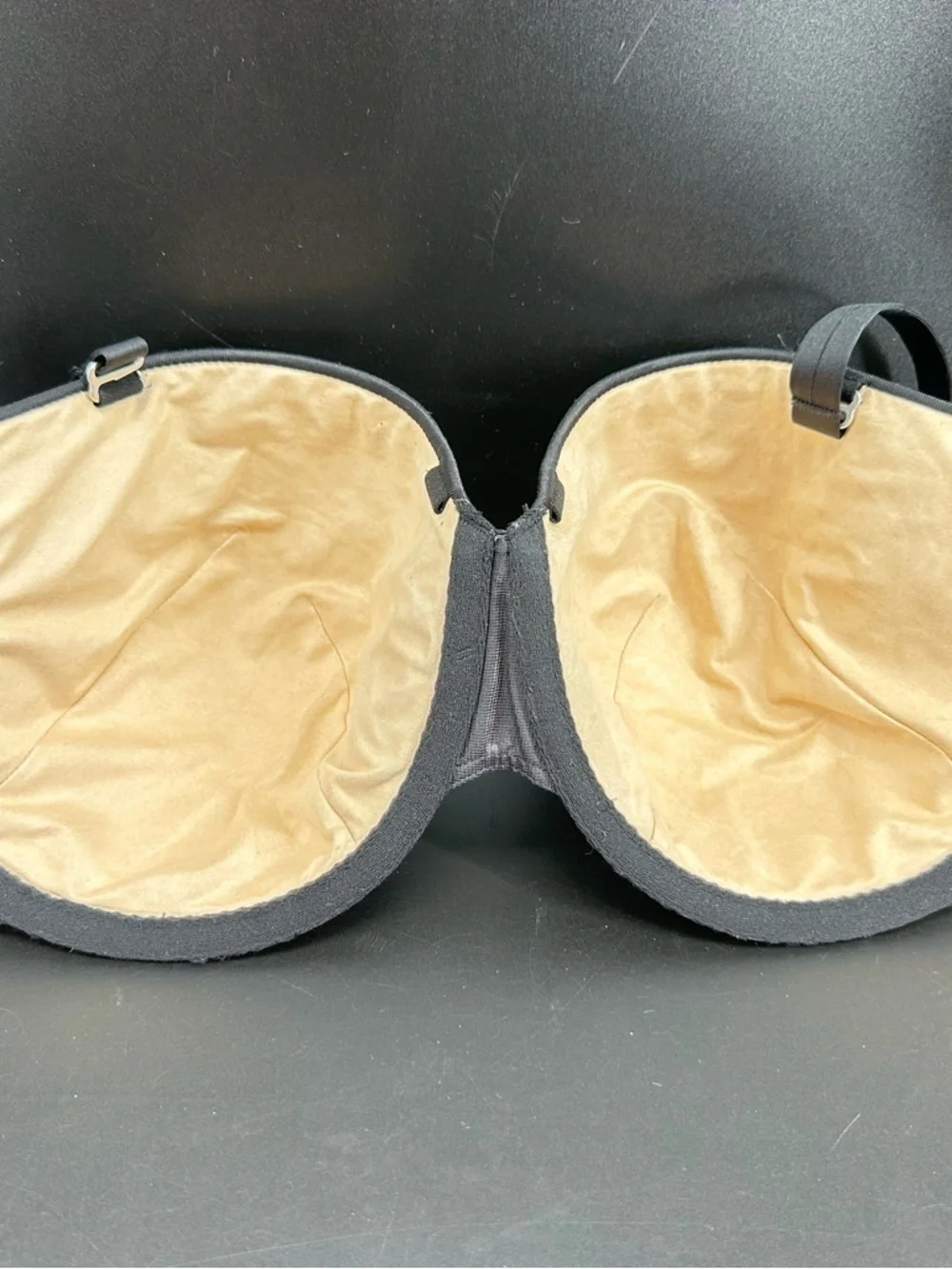 Victoria’s Secret Black Strapless Bra 36DD – Convertible Multi-Way - Picture 2 of 5